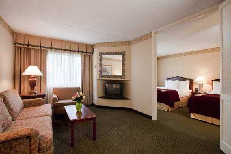 Hotel Doubletree By Hilton Cincinnati - Blue Ash 4*